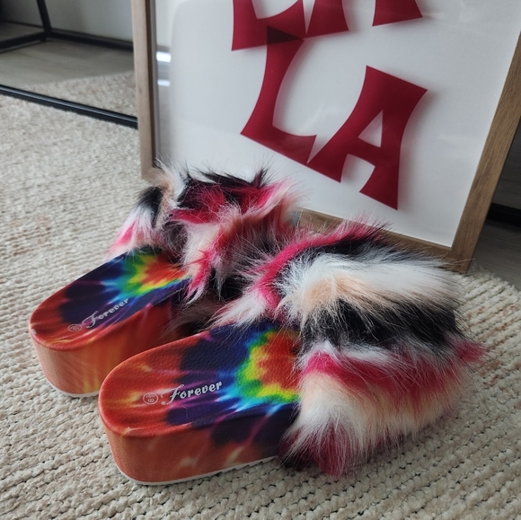 Faux Fur Tie Dye Platform Slides Red Multi - Picture 10 of 10